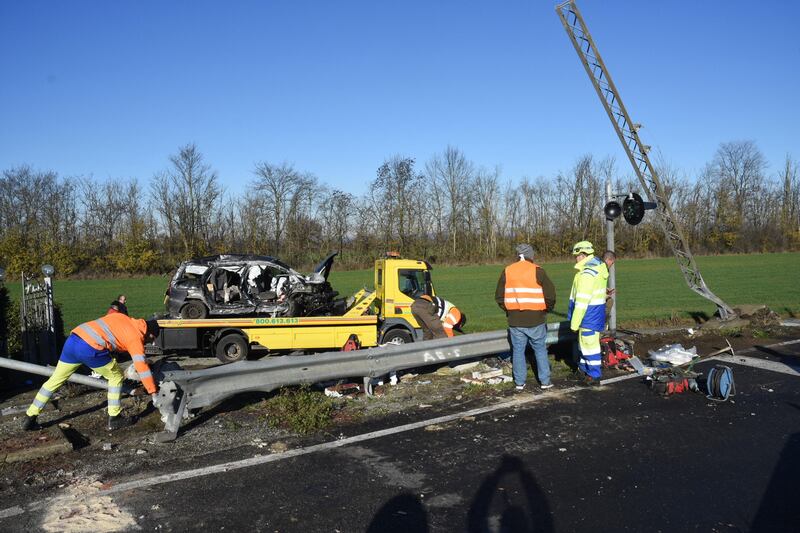 Auto finisce fuori strada nell'Alessandrino: 3 ragazzi morti 5