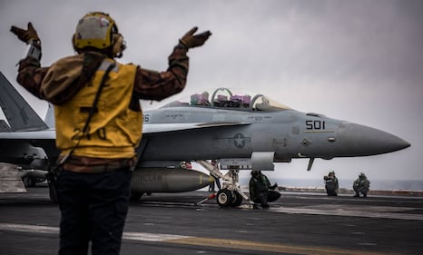La portaerei Carl Vinson 6