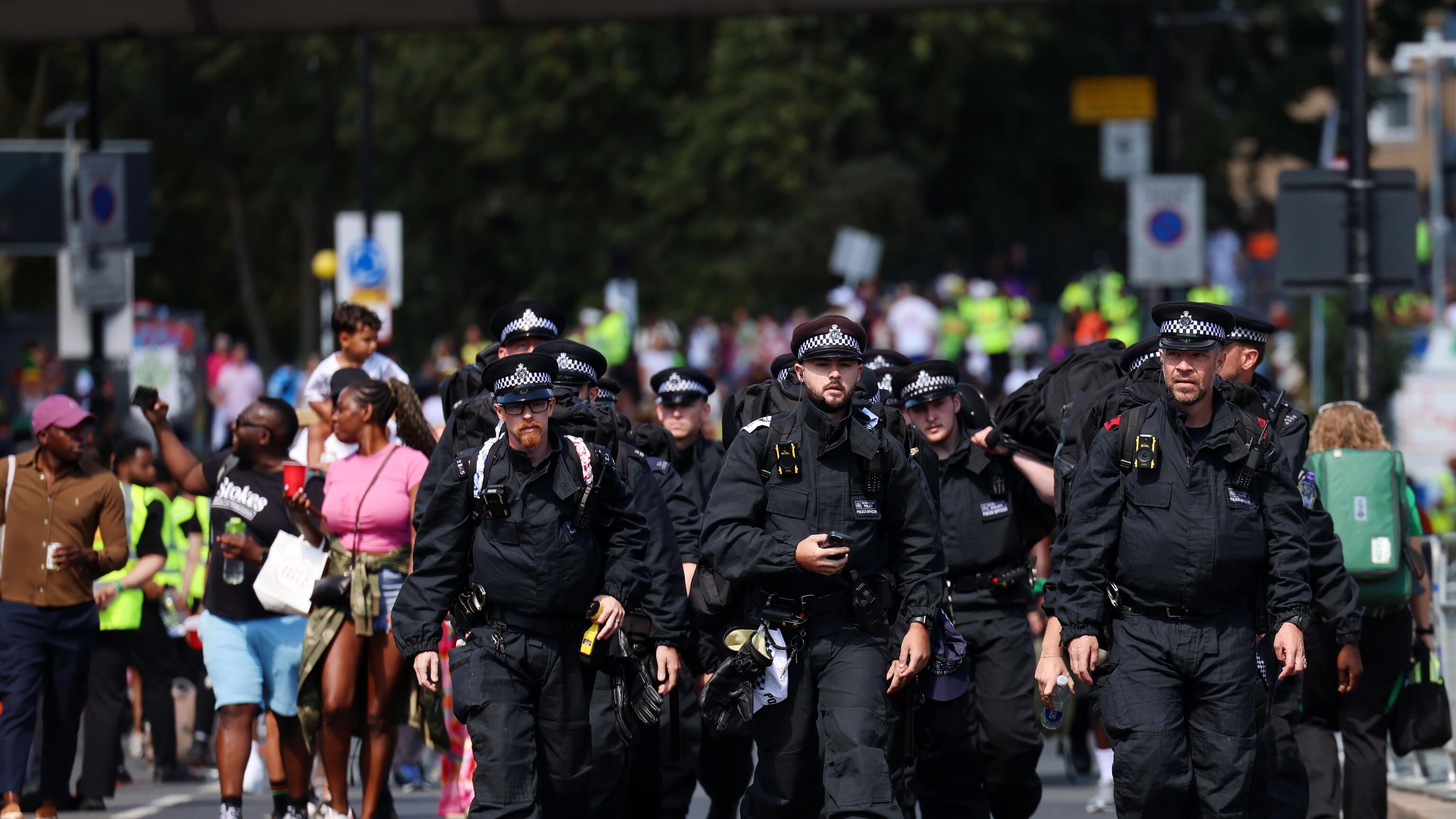 Oltre 140 arresti al carnevale di Londra: 4 per aggressioni sessuali. Sequestrate anche pistole e coltelli