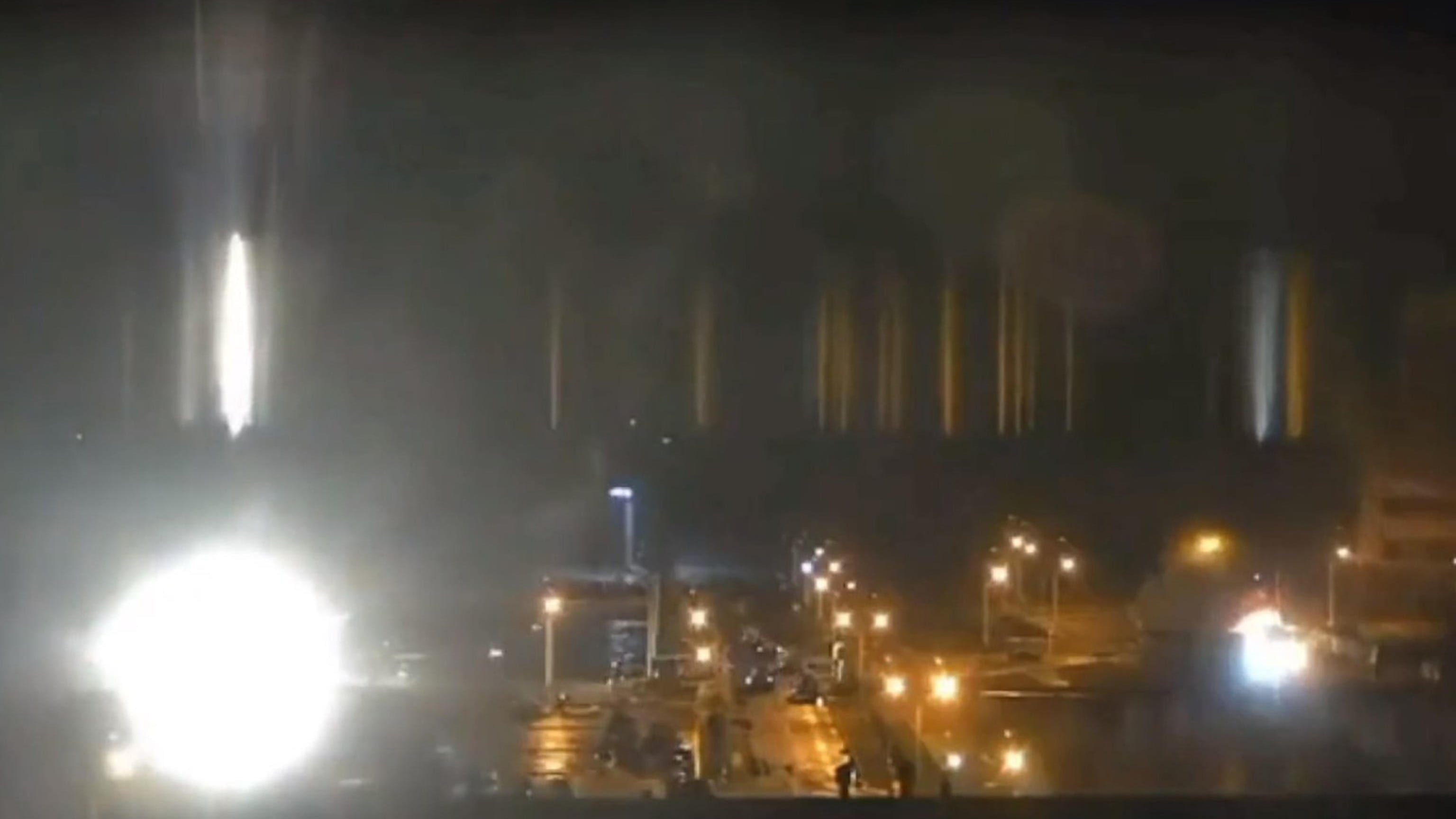 "I russi hanno preso la centrale". Ora c'è la minaccia nucleare