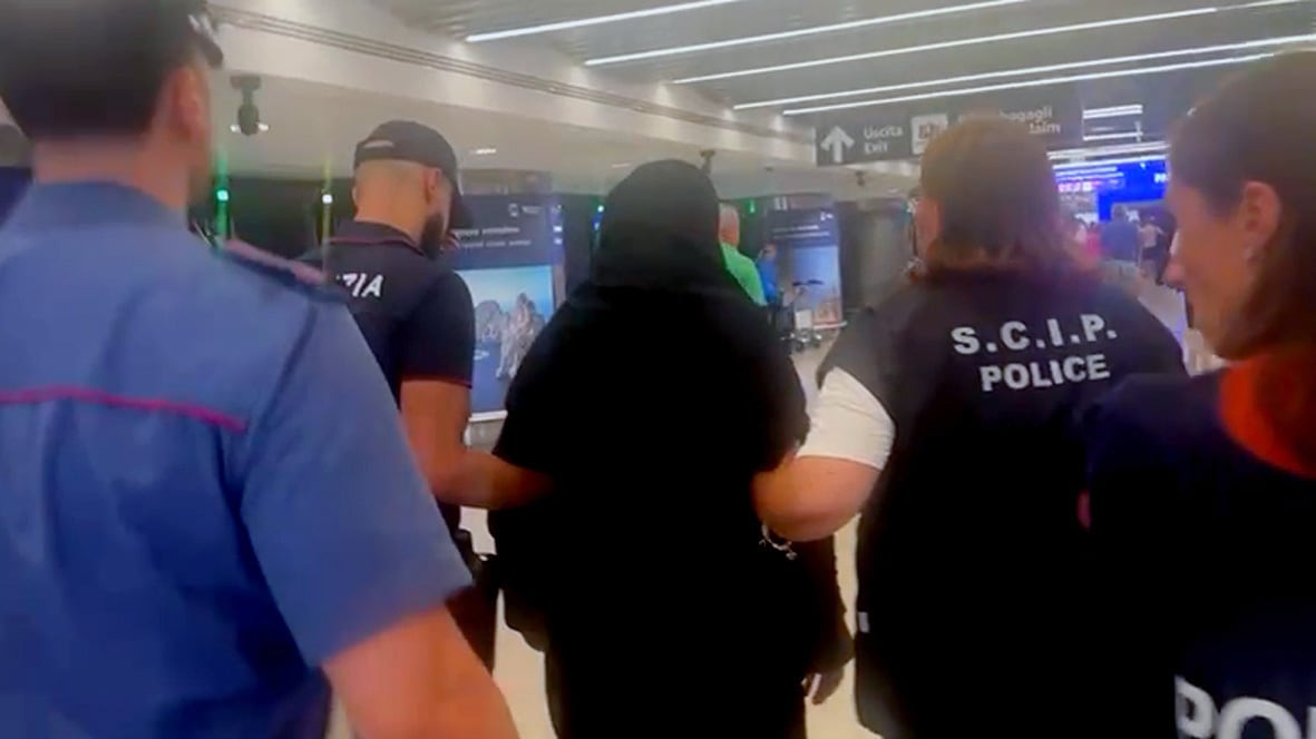 Saman Abbas, la madre arrivata in Italia. Nordio: "La giustizia può completare il suo corso"