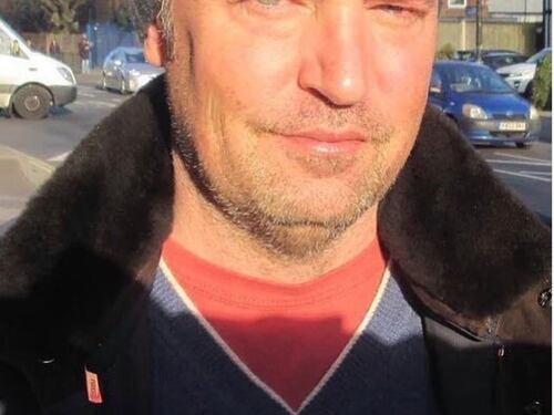 Matthew Perry irriconoscibile. Gonfio e trasandato fa preoccupare i fan