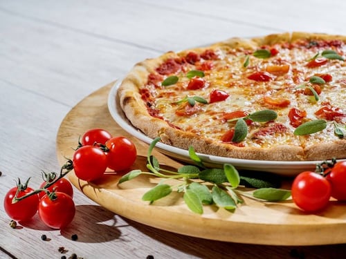 Stangata sulla pizza: colpa dei rincari delle materie prime