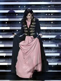 Sanremo 2016: gli abiti della prima serata 81