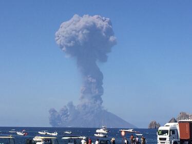 L'avvertimento dell'Ingv: ​"Lo Stromboli è in stato di apparente instabilità"