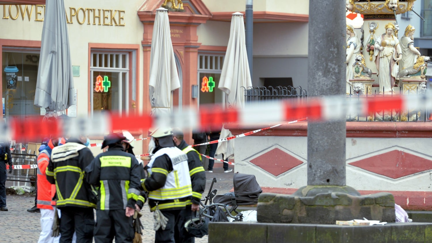 Auto sulla folla, un bambino tra i 5 morti