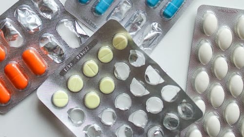 Farmaci contraffatti, ecco a cosa stare attenti per non farsi ingannare