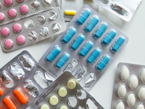Farmaci contraffatti, ecco a cosa stare attenti per non farsi ingannare