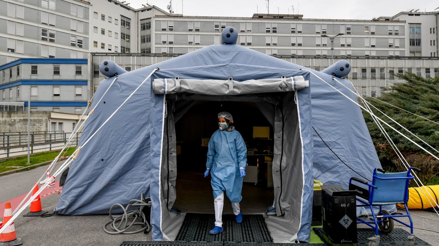 L'epidemia colpisce pure la classe dirigente Positivi il prefetto e il questore di Bergamo