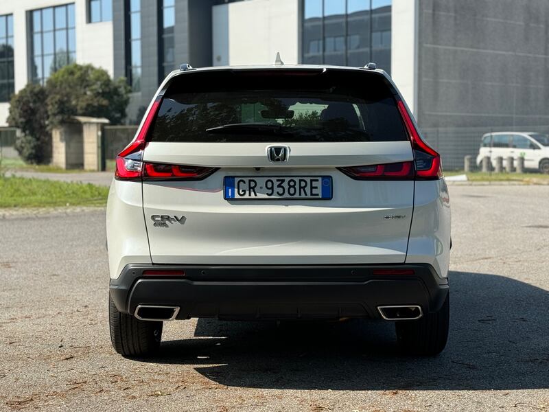 Honda CR-V: guarda la gallery del nuovo SUV ibrido 4x4 dagli ottimi consumi 8