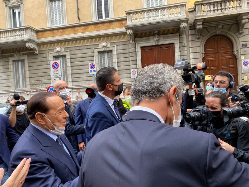 Berlusconi vota a Milano 2