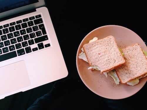 Pausa pranzo: i cibi da evitare per superare la prova costume