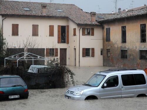 Il maltempo flagella l'Italia: due dispersi a Modena e Genova
