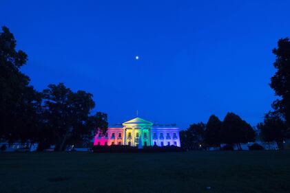 La Casa Bianca cambia colore per una notte 6