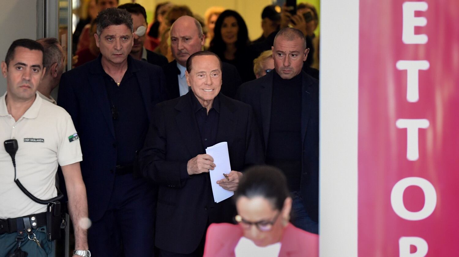 Il dialogo di Berlusconi con i colonnelli leghisti "Li sento ogni giorno"