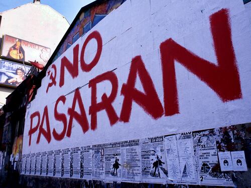 Domani lo sgombero del Leoncavallo. L'ex sindaca di Barcellona si oppone
