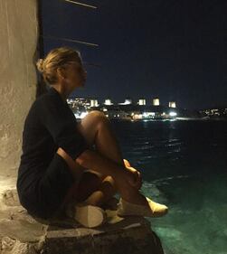 Alessia Marcuzzi, bikini sexy al mare 10
