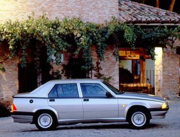 Alfa 75: guarda la gallery 7