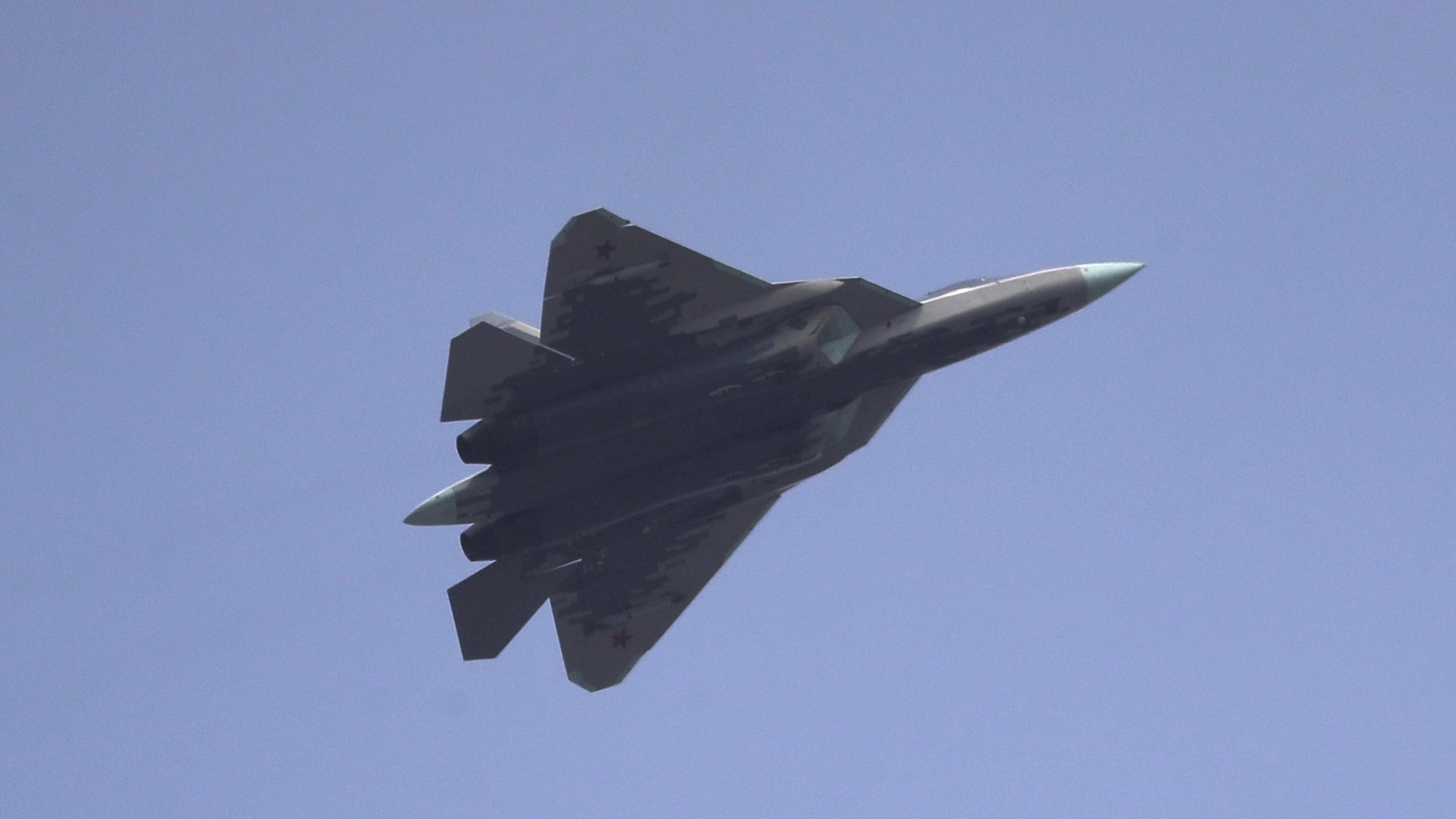 Aereo militare russo viola i confini americani: il sorvolo in Alaska
