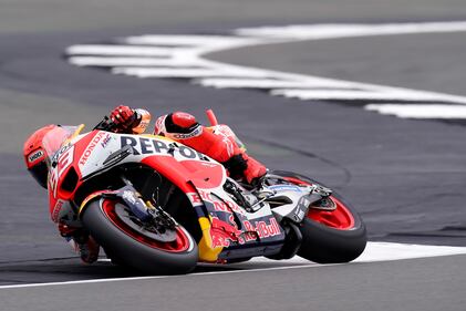 MotoGP, Espargaro beffa Bagnaia e trionfa a Silverstone: le immagini più belle della gara 19