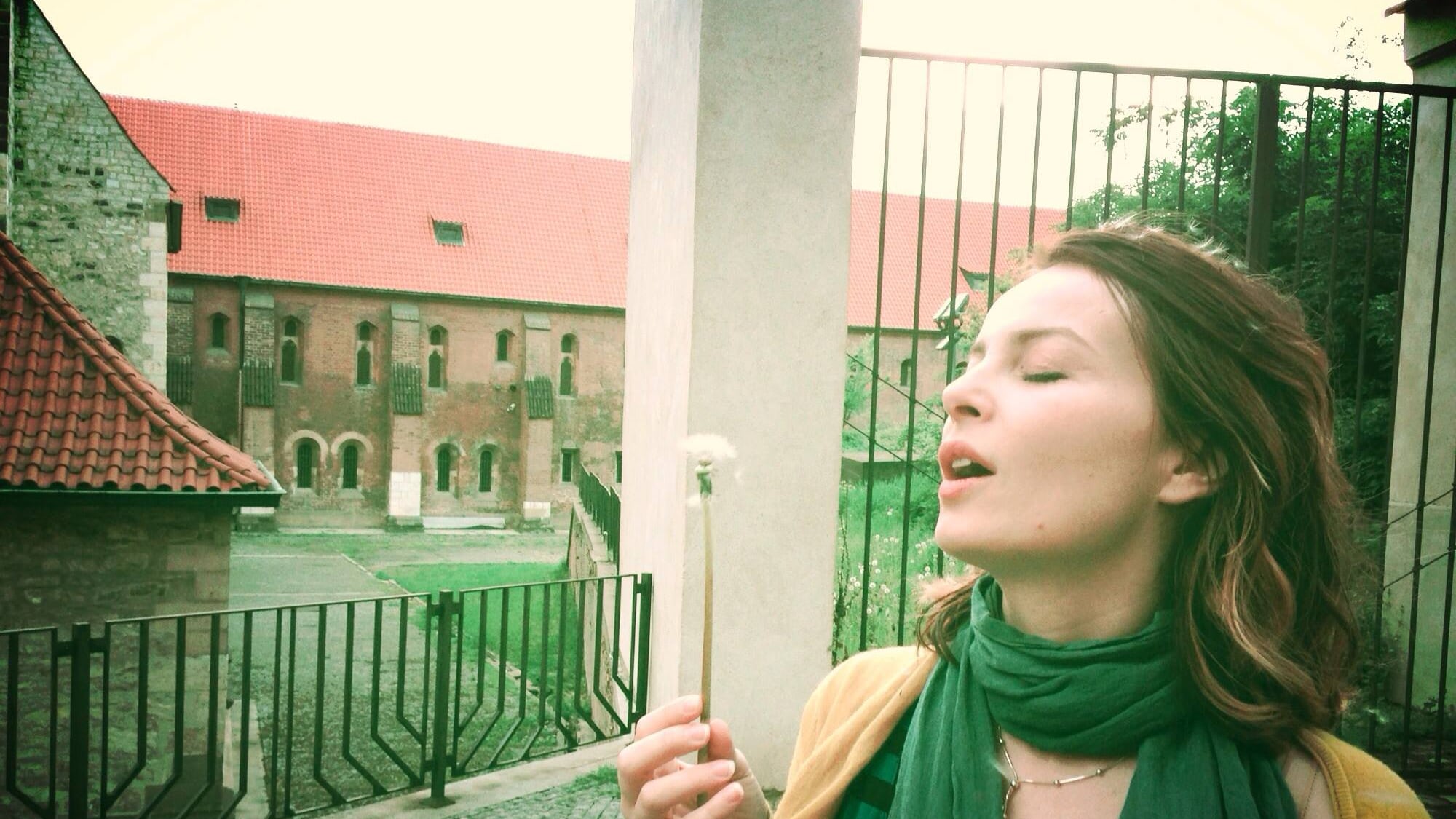 Violante Placido si racconta: "Io vittima di bullismo nelle scuole Usa"