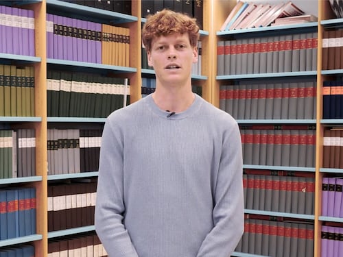 Jannik Sinner campione di generosità. Torna a sostenere: "Un Ace per la ricerca"