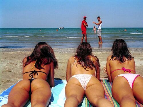 India, se vuoi mettere il bikini devi pagare