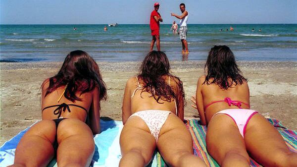 India, se vuoi mettere il bikini devi pagare