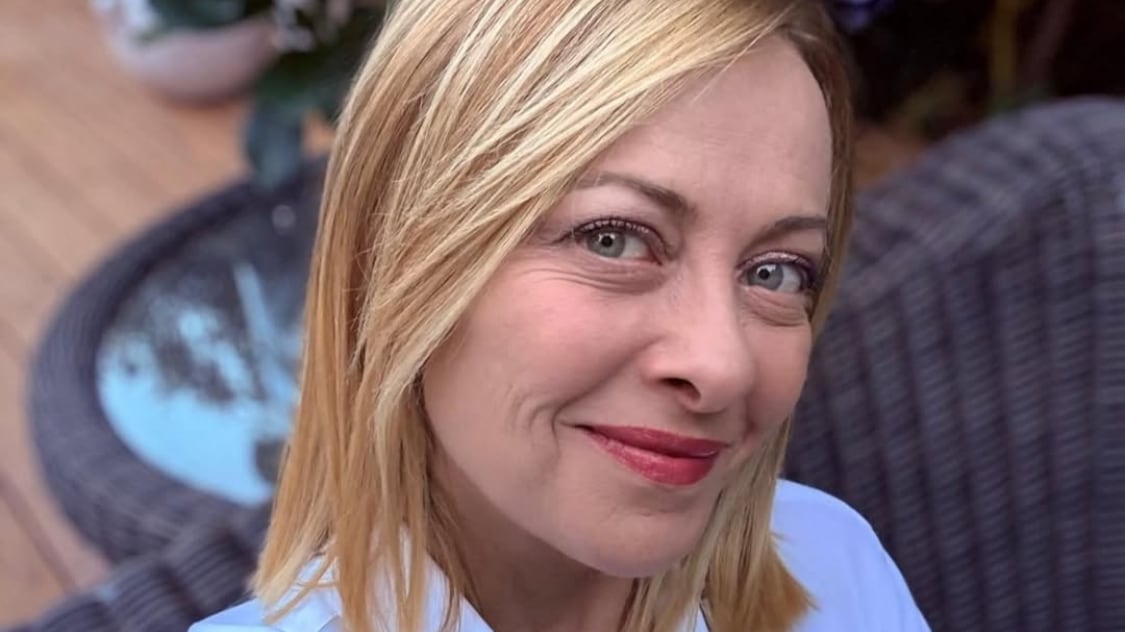 "Un giorno di serenità, speranza e felicità". Gli auguri di Pasqua di Meloni