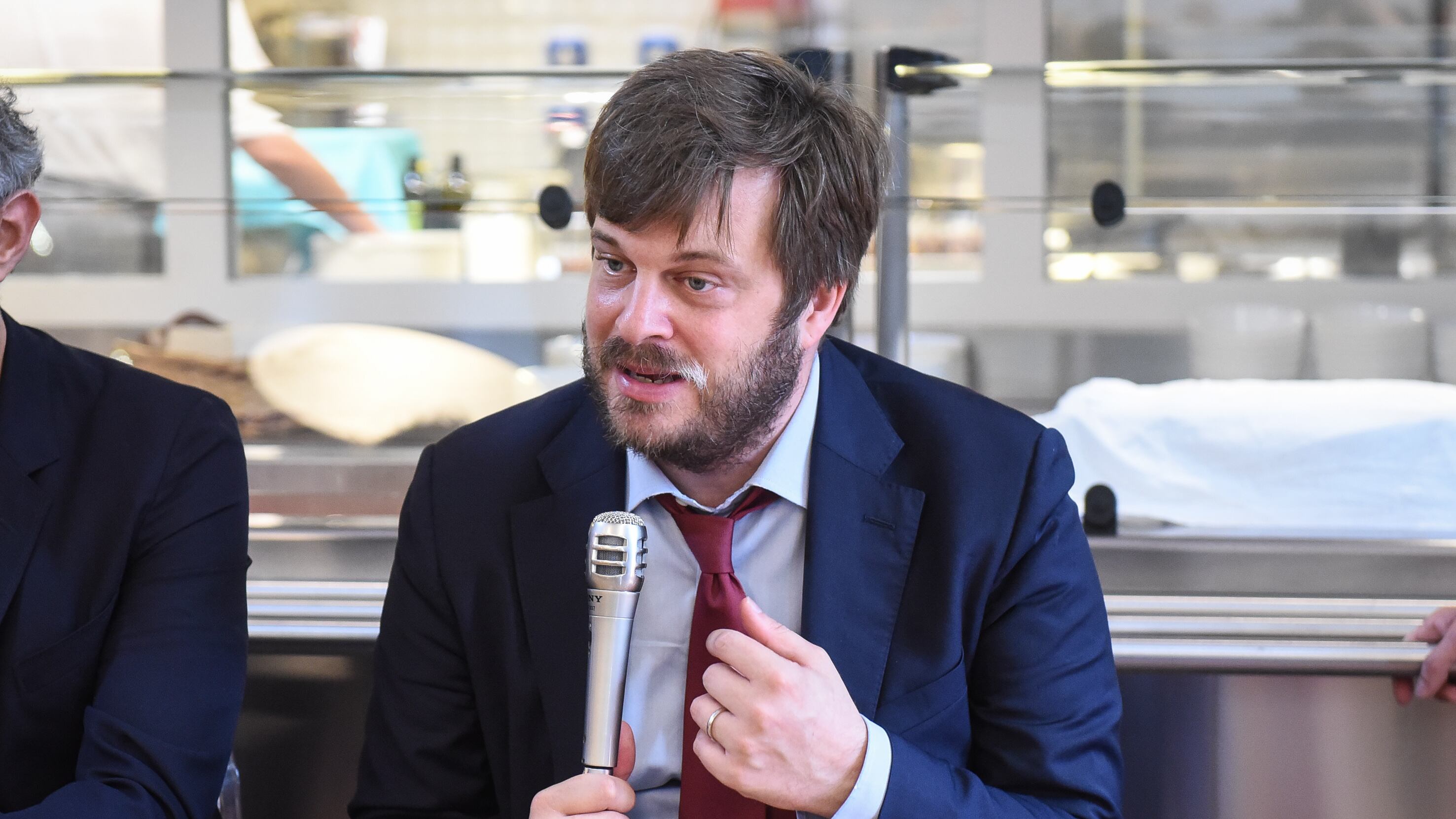 Majorino contro Salvini: "A Milano nessun censimento rom"