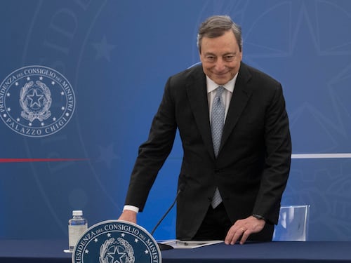"Nessun rimpasto". Draghi spegne la crisi di governo: "Conte non uscirà"