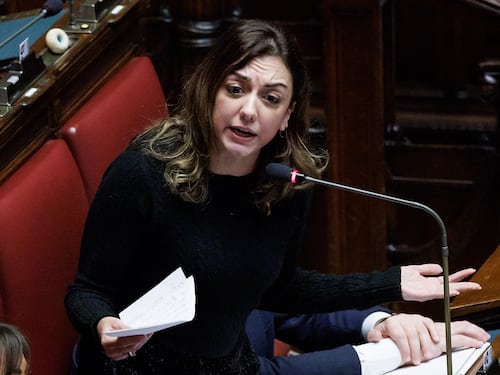 "È uno scandalo, la sinistra smetta di sostenerli"