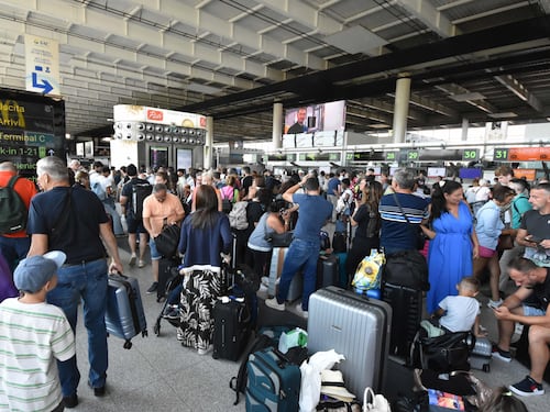 Etna: tornano normali le attività di volo all’aeroporto di Catania