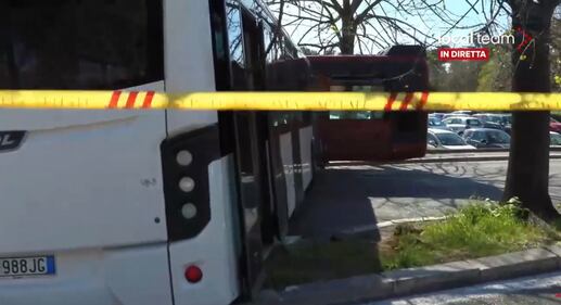 Scontro tra autobus a Roma: 15 feriti 2