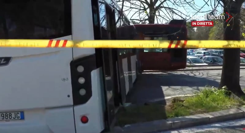 Scontro tra autobus a Roma: 15 feriti 2