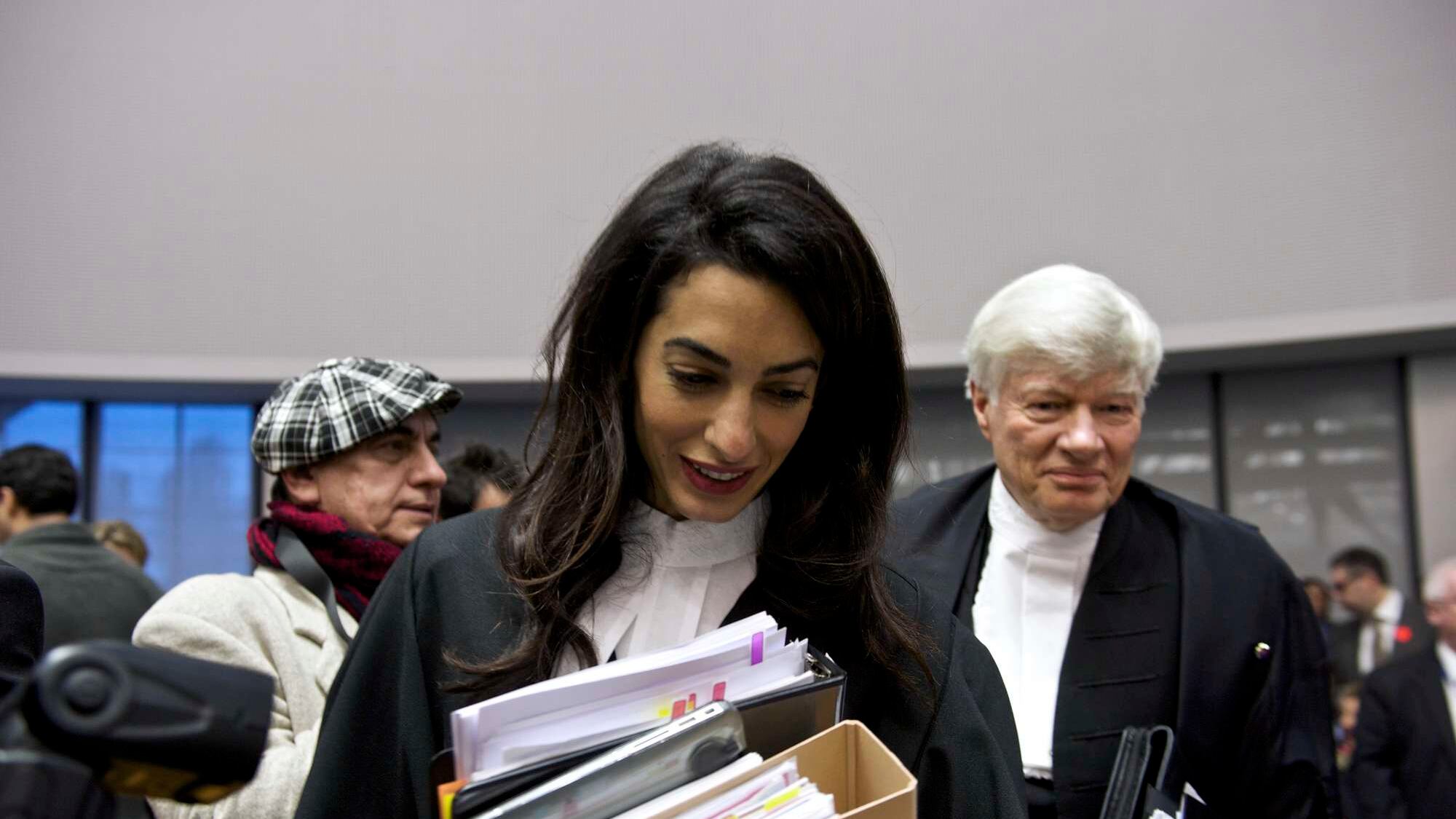 La moglie di Clooney debutta nel processo a Strasburgo sul genocidio armeno