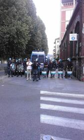 Torino, tensioni durante i controlli anti-movida della polizia 1