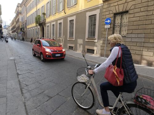 Pisa, niente risarcimento all'anziana investita: "Pedalava troppo lenta"