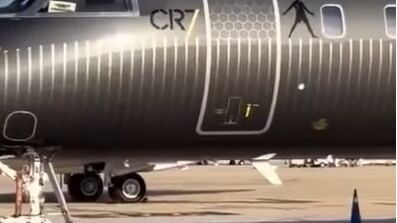 Mamma, non ho perso l’aereo! Quei jet gonfiati di palloni (d’oro)