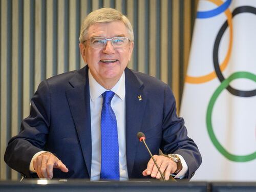 Il Cio riapre a metà le gare per i russi. "Sui Giochi si deciderà"