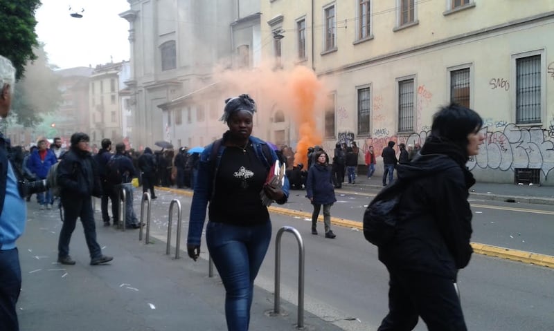 La distruzione dopo la prima carica dei Black Bloc 9