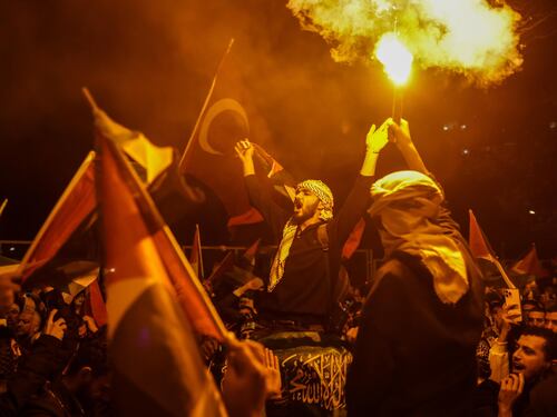Esplode l'ira nelle piazze islamiche