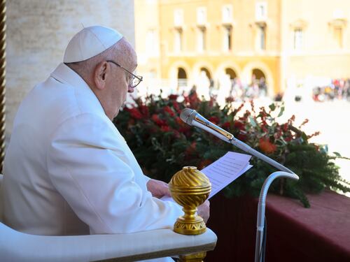 “Gesù è porta di salvezza”. La benedizione “urbi et orbi” del Papa
