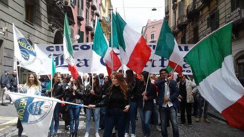 Fratelli d’Italia in corteo a Napoli: “Basta coi burocrati di Bruxelles e al Nazareno europeo” 5