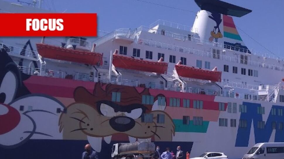 Focolaio di migranti nel porto "Hanno portato la zona rossa"