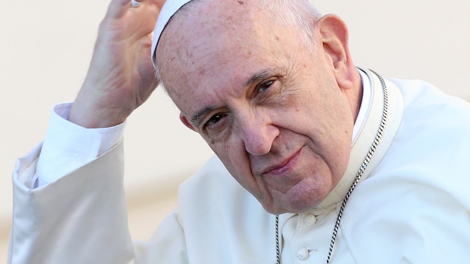 Papa Francesco: "Stop a chi fomenta xenofobia"