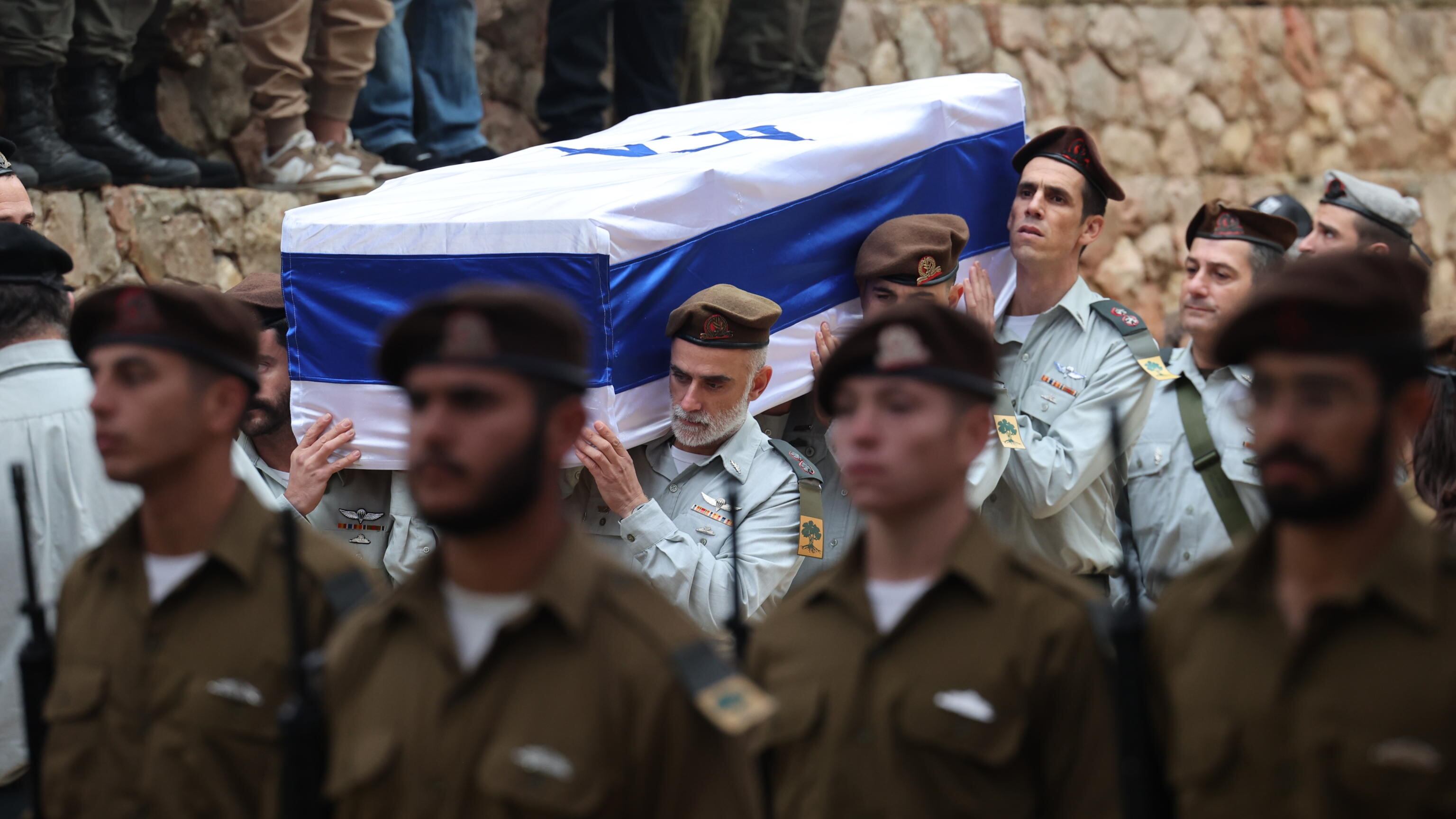 Israele, tragica ammissione. "Uccisi tre ostaggi per errore"