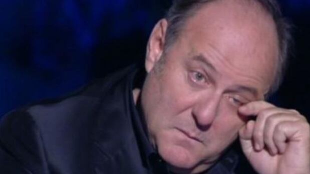 Gerry Scotti ricorda l'amico Frizzi e non trattiene le lacrime