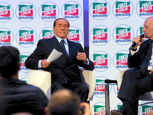 Berlusconi smonta la manovra: "Il reddito minimo è una bufala"