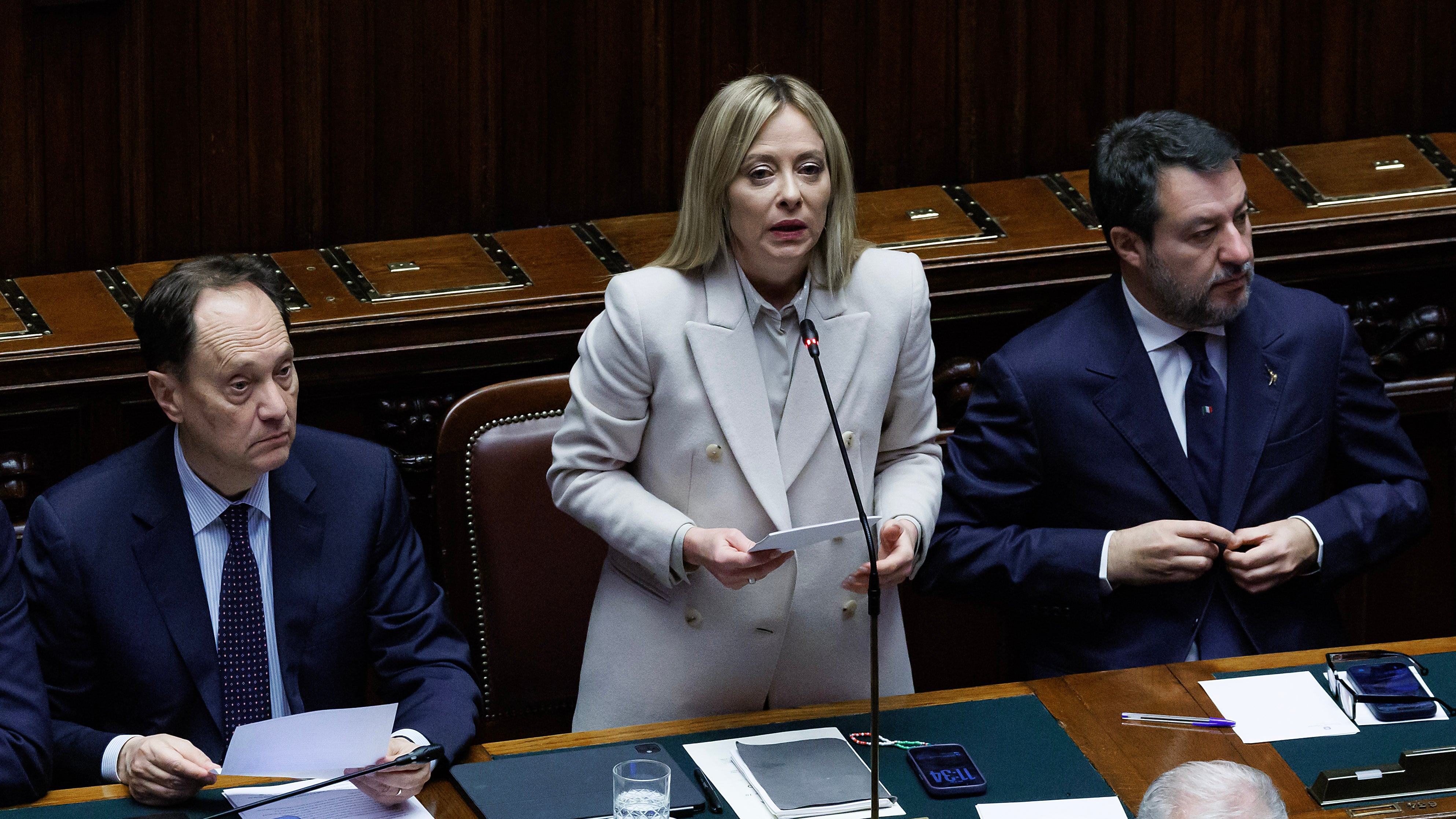 Meloni: "Non manderemo truppe in Ucraina. Inaccettabile sottovalutazione dell'antisemitismo"